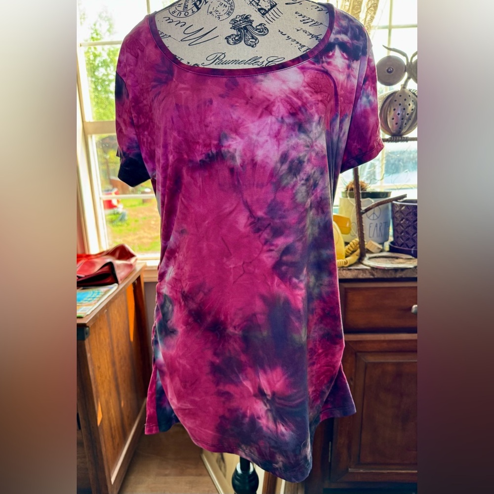 Eclipse Tie-Dye Short Sleeve Top - Pink and Black